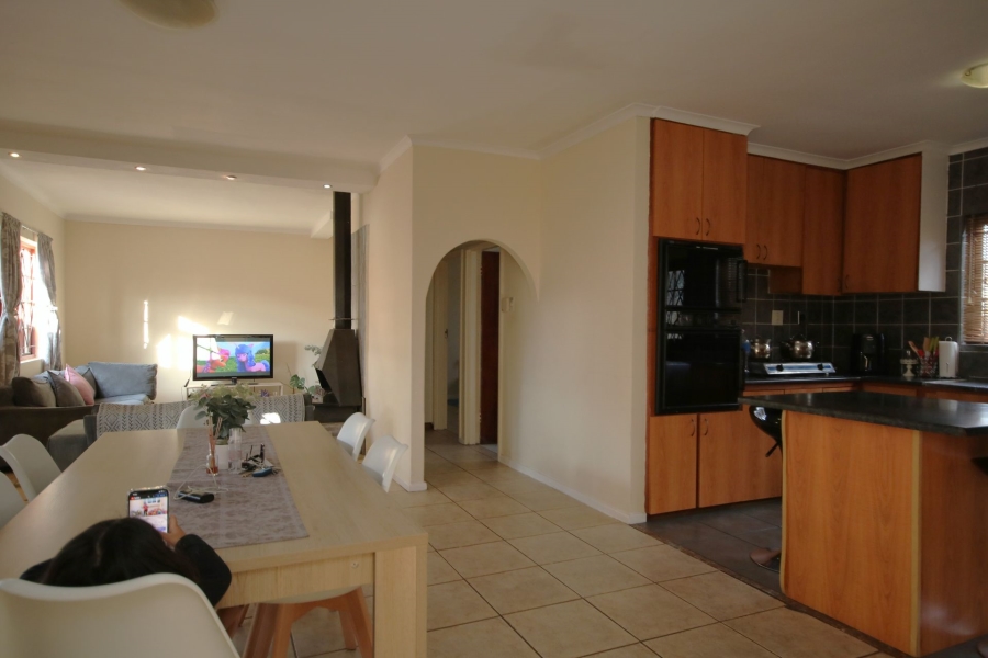 4 Bedroom Property for Sale in Gustrouw Western Cape